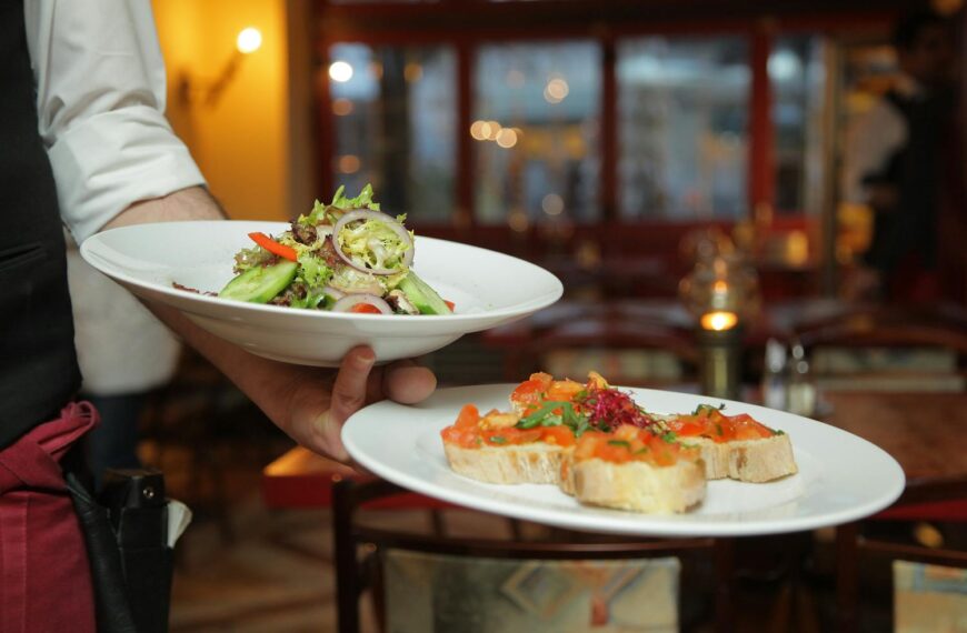 Sezonowość w gastronomii. Dlaczego menu zmienia się co kilka miesięcy?
