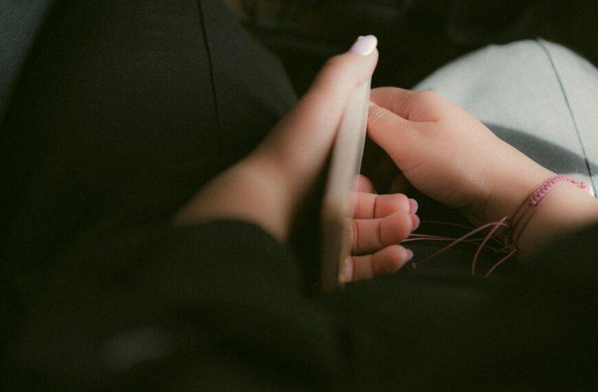 Pilniki do paznokci – jakie wybrać do naturalnych i żelowych?