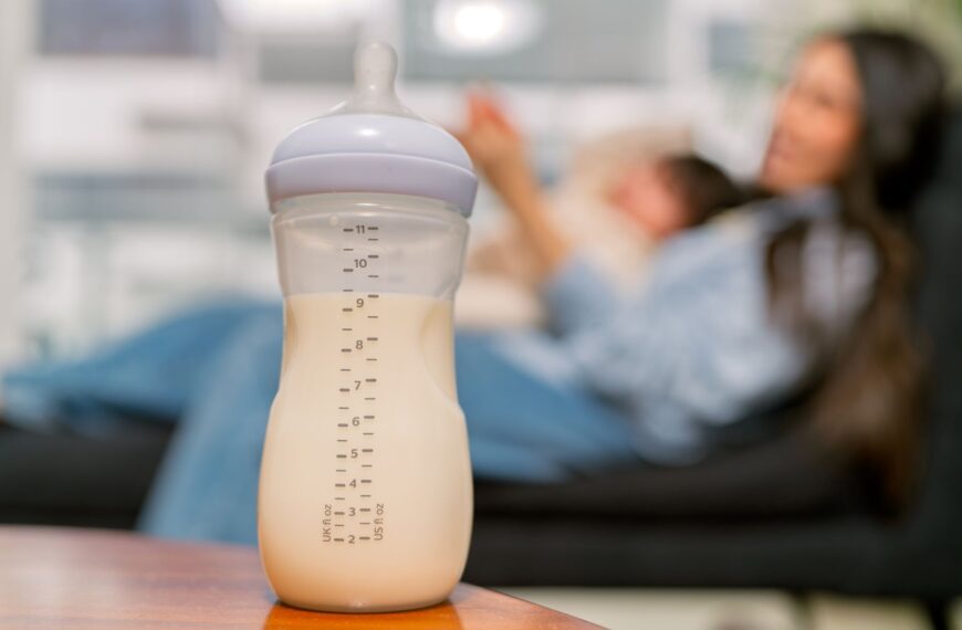 Szklana czy plastikowa? Która butelka jest lepsza dla dziecka i rodzica